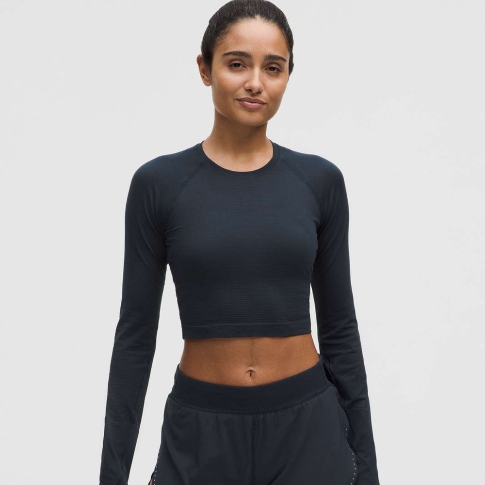 Lululemon Navy Long Sleeve Swiftly Tech *cropped